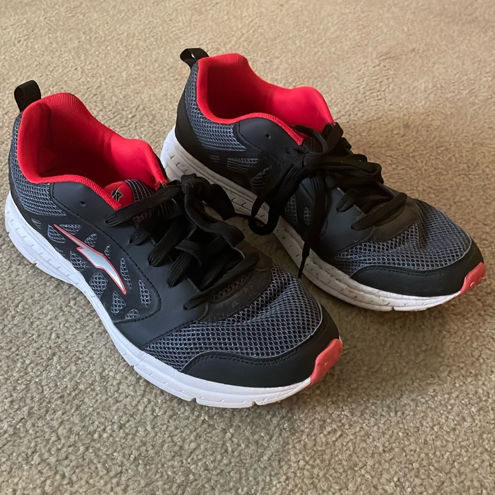 EUC Men’s Avia Running Shoes